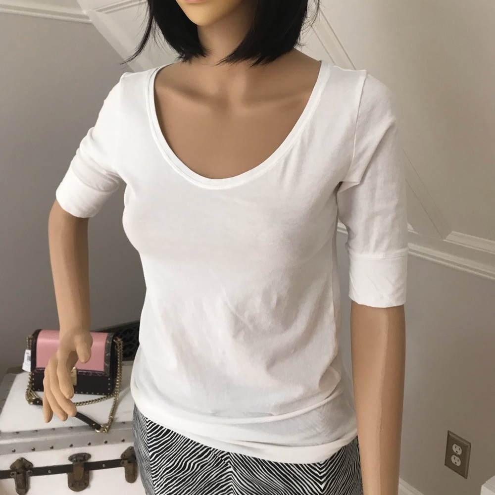 Gap Short Sleeved Tee. EUC. Size S. Gap Body.